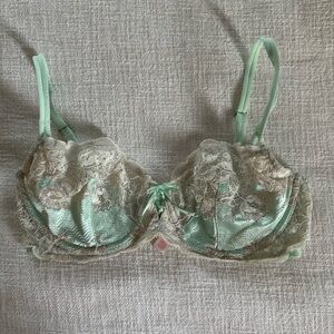 Victoria's Secret Lace Bra Very Sexy Demi Unlined Mint Rhinestones Crystals 36D